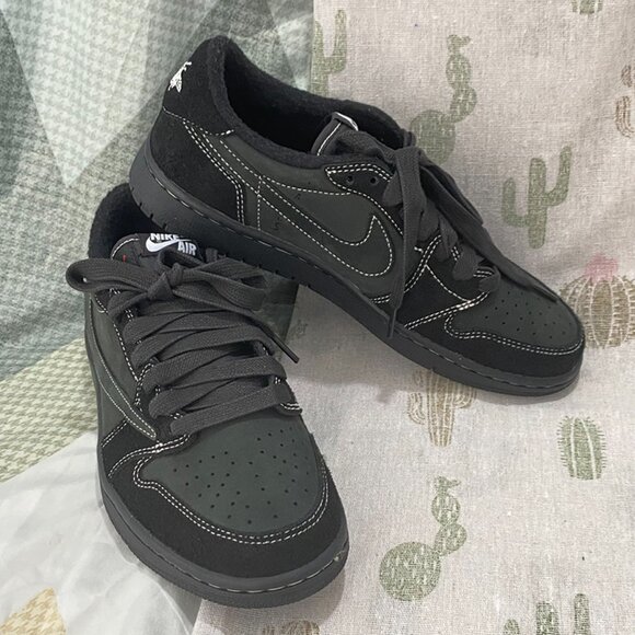 Jordan 1 Retro Low OG SP Travis Scott - Picture 4 of 9